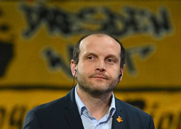 Geschäftsführer Kommunikation David Fischer (Dresden), 08.03.2024, Fussball, GER, Saison 2023 2024, 3. Liga, Dritte Liga, 29. Spieltag, Rudolf-Harbig-Stadion Dresden, SG Dynamo Dresden - TSV 1860 München, DFB AND DFL REGULATIONS PROHIBIT ANY USE OF PHOTOGRAPHS as IMAGE SEQUENCES and or QUASI-VIDEO, *** Managing Director Communications David Fischer Dresden , 08 03 2024, Football, GER, Season 2023 2024, 3 Liga, Dritte Liga, 29 Spieltag, Rudolf Harbig Stadion Dresden, SG Dynamo Dresden TSV 1860 München, DFB AND DFL REGULATIONS PROHIBIT ANY USE OF PHOTOGRAPHS as IMAGE SEQUENCES and or QUASI VIDEO,