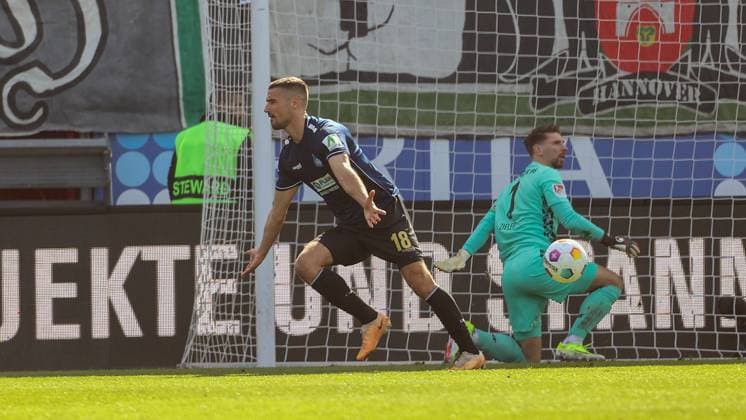 Soccer 2 BL SV Wehen Wiesbaden Hannover 96 09 03 24, 1 0 by Ivan Prtajin SVWW , Ron Robert Zieler H96 ,