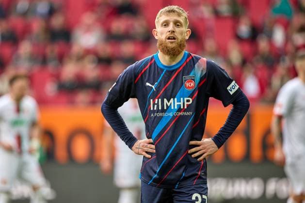 Jan Niklas Beste 1 FC Heidenheim looks, FC Augsburg vs 1 FC Heidenheim, Football, 1 Bundesliga, 25 Matchday, 09 03 2024 DFB regulations prohibit any use of photographs as image sequences and or quasi video Augsburg Bayern Germany Copyright: xkolbert-press PeterxFastlx