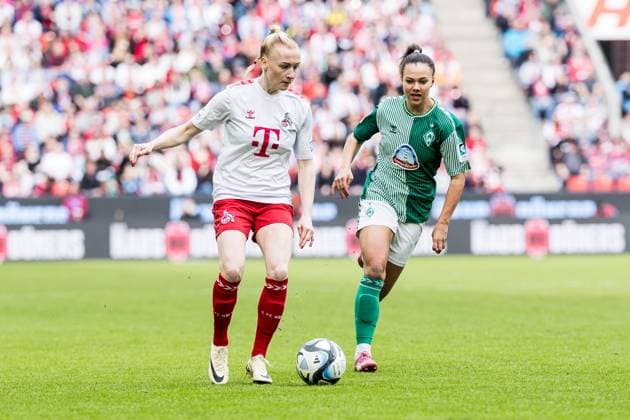 GOOGLE PIXEL Womens Bundesliga 1 FC Köln SV Werder Bremen 10 03 2024 duel Anna Gerhardt 1 FC Köln, 21 , Maja Sternad SV Werder Bremen, 11 GOOGLE PIXEL Womens Bundesliga 1 FC Köln SV Werder Bremen, Cologne, RheinEnergieStadion on 10 03 2024 DFB REGULATIONS PROHIBIT ANY USE OF PHOTOGRAPHS AS IMAGE SEQUENCES AND OR QUASI VIDEO Copyright: xBEAUTIFULxSPORTS Wunderlx