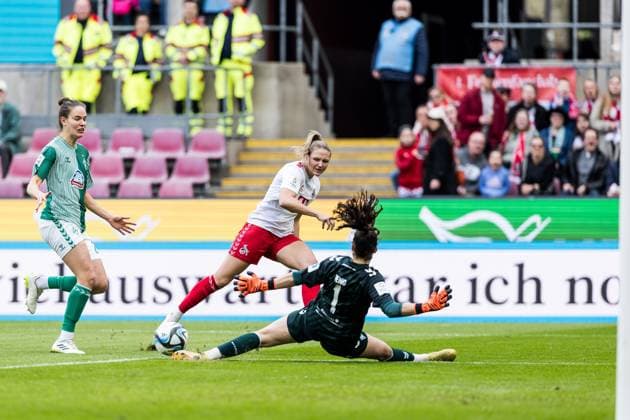 GOOGLE PIXEL Frauen Bundesliga 1 FC Köln SV Werder Bremen 10 03 2024 Marleen Schimmer 1 FC Köln, 23 shot on goal, Livia Peng SV Werder Bremen, 1 block GOOGLE PIXEL Frauen Bundesliga 1 FC Köln SV Werder Bremen, Köln, RheinEnergieStadion am 10 03 2024 DFB REGULATIONS PROHIBIT ANY USE OF PHOTOGRAPHS AS IMAGE SEQUENCES AND OR QUASI VIDEO Copyright: xBEAUTIFULxSPORTS Wunderlx