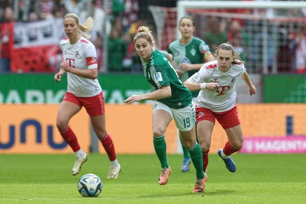 from left Saskia Matheis SV Werder Bremen, 19 and Dora Zeller 1 FC Köln, 19 in a duel, dynamic, action, action, game scene, THE DFB GUIDELINES PROHIBIT ANY USE OF PHOTOGRAPHS AS IMAGE SEQUENCES AND OR QUASI VIDEO DFB REGULATIONS PROHIBIT ANY USE OF PHOTOGRAPHS AS IMAGE SEQUENCES AND OR QUASI VIDEO , 10 03 2024, Cologne Germany , Football, Google Pixel Women Bundesliga, 1 FC Köln SV Werder Bremen xobx