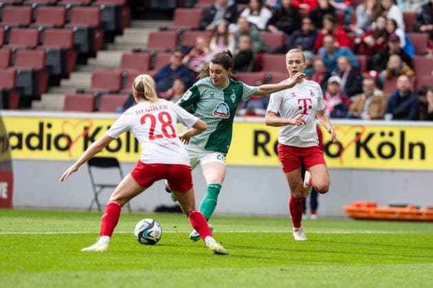 GER, Google Pixel Womens Bundesliga, 1 FC Köln Koeln vs Werder Bremen 10 03 2024, RheinEnergieSTADION, Köln, GER, Google Pixel Womens Bundesliga, 1 FC Köln Koeln vs Werder Bremen In the picture duel between Chiara Hahn SV Werder Bremen, 21 and Janina Hechler 1 FC Köln Koel, 28 nordphotoxGmbHxx xChristianxSchulze nph000300