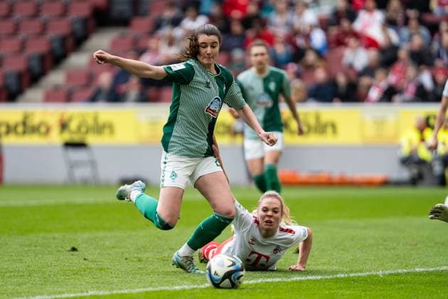 GER, Google Pixel Womens Bundesliga, 1 FC Köln Koeln vs Werder Bremen 10 03 2024, RheinEnergieSTADION, Köln, GER, Google Pixel Womens Bundesliga, 1 FC Köln Koeln vs Werder Bremen In the picture duel between Chiara Hahn SV Werder Bremen, 21 and Janina Hechler 1 FC Köln Koel, 28 nordphotoxGmbHxx xChristianxSchulze nph000300