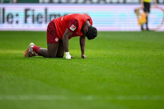 2 Bundesliga 1 FC Kaiserslautern VfL Osnabrück on 10 03 2024 at the Fritz Walter Stadium in Kaiserslautern Ragnar Ache Kaiserslautern dissatisfied, disappointed, disappointed, dejected MT