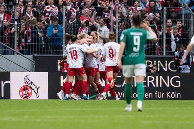 GER, Google Pixel Womens Bundesliga, 1 FC Köln Koeln vs Werder Bremen 10 03 2024, RheinEnergieSTADION, Köln, GER, Google Pixel Womens Bundesliga, 1 FC Köln Koeln vs Werder Bremen In the picture Goal celebrations cheering the goal to 1 0 by Marleen Schimmer 1 FC Köln Koel, 23 Dora Zeller Dora Zeller 1 FC Köln Koel, 19 Martyna Wiankowska 1 FC Köln Koel, 26 Lotta Cordes 1 FC Köln Koel, 6 Janina Hechler 1 FC Köln Koel, 28 Laura Vogt 1 FC Köln Koel, 8 nordphotoxGmbHxx xChristianxSchulze nph000300