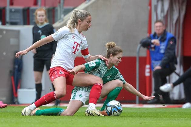 from left Sharon Beck 1 FC Köln, 10 and Saskia Matheis SV Werder Bremen, 19 in a duel, dynamic, action, action, game scene, THE DFB GUIDELINES PROHIBIT ANY USE OF PHOTOGRAPHS AS IMAGE SEQUENCES AND OR QUASI VIDEO DFB REGULATIONS PROHIBIT ANY USE OF PHOTOGRAPHS AS IMAGE SEQUENCES AND OR QUASI VIDEO , 10 03 2024, Cologne Germany , Football, Google Pixel Women Bundesliga, 1 FC Köln SV Werder Bremen xobx