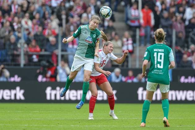 from left Michelle Ulbrich SV Werder Bremen, 5 and Marleen Schimmer 1 FC Köln, 23 in header duel, header, duel, action, action, game scene, THE DFB GUIDELINES PROHIBIT ANY USE OF PHOTOGRAPHS AS IMAGE SEQUENCES AND OR QUASI VIDEO DFB REGULATIONS PROHIBIT ANY USE OF PHOTOGRAPHS AS IMAGE SEQUENCES AND OR QUASI VIDEO , 10 03 2024, Cologne Germany , Football, Google Pixel Women Bundesliga, 1 FC Köln SV Werder Bremen xobx
