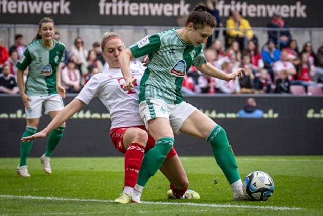 GOOGLE PIXEL Womens Bundesliga 1 FC Köln SV Werder Bremen 10 03 2024 Janina Hechler 1 FC Köln, 28 and Chiara Hahn SV Werder Bremen, 21 GOOGLE PIXEL Womens Bundesliga 1 FC Köln SV Werder Bremen 10 03 2024, Matchday 15, on 10 03 2024 at RheinEnergie Stadion in Cologne DFL REGULATIONS PROHIBIT ANY USE OF PHOTOGRAPHS AS IMAGE SEQUENCES AND OR QUASI VIDEO Copyright: xBEAUTIFULxSPORTS LeahxKohringx