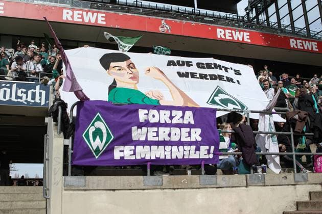 v li A choreography is shown in the fan block of SV Werder Bremen, banner with the inscription Auf geht s Werder, Forza Werder Femminile, fans, spectators, Ultras, THE DFB GUIDELINES PROHIBIT ANY USE OF PHOTOGRAPHS AS IMAGE SEQUENCES AND OR QUASI VIDEO DFB REGULATIONS PROHIBIT ANY USE OF PHOTOGRAPHS AS IMAGE SEQUENCES AND OR QUASI VIDEO , 10 03 2024, Cologne Germany , Football, Google Pixel Women Bundesliga, 1 FC Köln SV Werder Bremen xobx