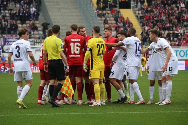 10 03 2024, xmohx, Soccer 2 Bundesliga, 1 FC Kaiserslautern VfL Osnabrück emspor, v l Rudelbildung DFL DFB REGULATIONS PROHIBIT ANY USE OF PHOTOGRAPHS as IMAGE SEQUENCES and or QUASI VIDEO Kaiserslautern