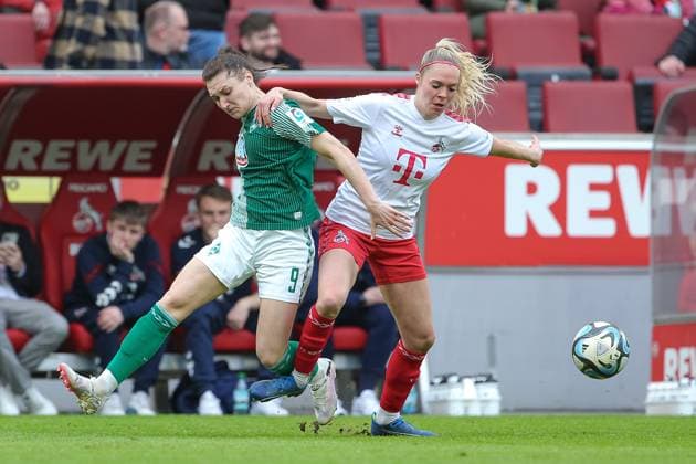 from left Sophie Weidauer SV Werder Bremen, 9 and Janina Hechler 1 FC Köln, 28 in a duel, dynamic, action, action, game scene, THE DFB GUIDELINES PROHIBIT ANY USE OF PHOTOGRAPHS AS IMAGE SEQUENCES AND OR QUASI VIDEO DFB REGULATIONS PROHIBIT ANY USE OF PHOTOGRAPHS AS IMAGE SEQUENCES AND OR QUASI VIDEO , 10 03 2024, Cologne Germany , Football, Google Pixel Womens Bundesliga, 1 FC Köln SV Werder Bremen xobx