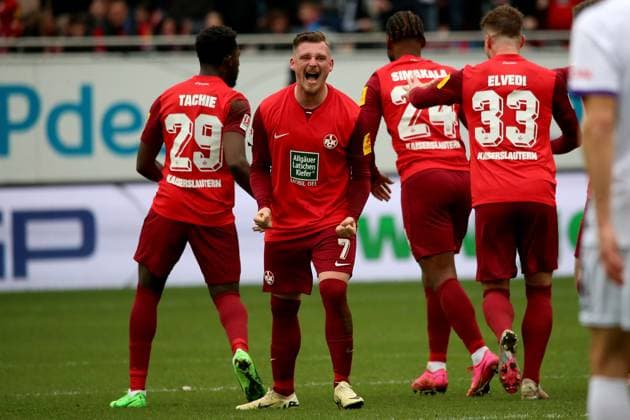 10 03 2024, xmohx, Fußball 2 Bundesliga, 1 FC Kaiserslautern VfL Osnabrück emspor, v l Torjubel nach dem Tor zum celebrating the goal celebrate 2 2 durch Ba Muaka Simakala 1 FC Kaiserslautern mit Marlon Ritter 1 FC Kaiserslautern DFL DFB REGULATIONS PROHIBIT ANY USE OF PHOTOGRAPHS as IMAGE SEQUENCES and or QUASI VIDEO Kaiserslautern