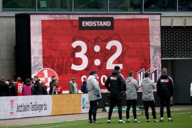 10 03 2024, xmohx, Fußball 2 Bundesliga, 1 FC Kaiserslautern VfL Osnabrück emspor, v l Final result on the scoreboard DFL DFB REGULATIONS PROHIBIT ANY USE OF PHOTOGRAPHS as IMAGE SEQUENCES and or QUASI VIDEO Kaiserslautern