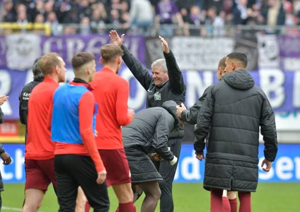 Football 2 Bundesliga Season 2023 24 Kaiserslautern Fritz Walter Stadion 10 03 2024 1 FC Kaiserslautern fck VfL Osnabrück os 3 2 Coach Friedhelm FUNKEL 1 FC Kaiserslautern after the match Football 2 Bundesliga 1 FC Kaiserslautern