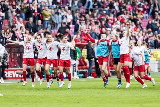 GOOGLE PIXEL Womens Bundesliga 1 FC Köln SV Werder Bremen 10 03 2024 Happy faces after the win Laura Vogt 1 FC Köln, 8 , Sara Agrez 1 FC Köln, 4 , Natalia Padilla Bidas 1 FC Köln, 22 , Martyna Wiankowska 1 FC Köln, 26 Carlotta Imping 1 FC Köln, 14 , Josefine Osigus 1 FC Köln, 24 , Meike Messmer 1 FC Köln, 20 GOOGLE PIXEL Frauen Bundesliga 1 FC Köln SV Werder Bremen, Köln, RheinEnergieStadion am 10 03 2024 DFB REGULATIONS PROHIBIT ANY USE OF PHOTOGRAPHS AS IMAGE SEQUENCES AND OR QUASI VIDEO Copyright: xBEAUTIFULxSPORTS Wunderlx
