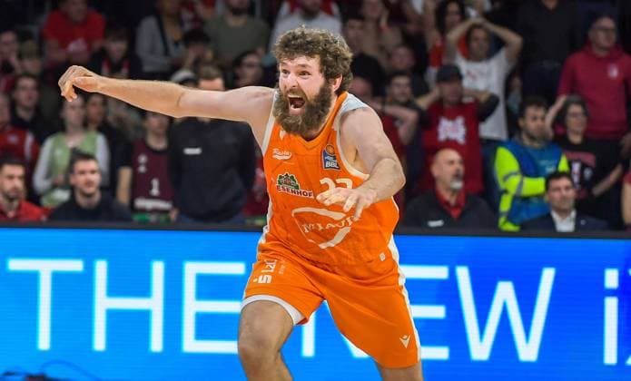 10 03 2024, xemx, Basketball BBL Bundesliga, FC Bayern Muenchen Basketball Rasta Vechta emspor, v l team, players, celebrate at the end of the match, celebrate at the end of the match Tanner Groves Rasta Vechta Muenchen