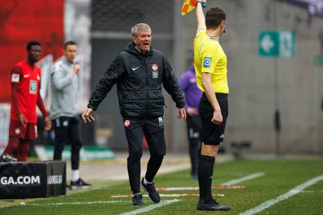Friedhelm Funkel Coach 1 FC Kaiserslautern on the touchline, 1 FC Kaiserslautern vs VFL Osnabrueck, Football, 2 Bundesliga, Season 2023 2024, 10 03 2024 1 FC Kaiserslautern vs VFL Osnabrueck, Football, 2 Bundesliga, Season 2023 2024, 10 03 2024 Kaiserslautern Copyright: xEibner-Pressefoto AlexanderxNeisx EP_ANS