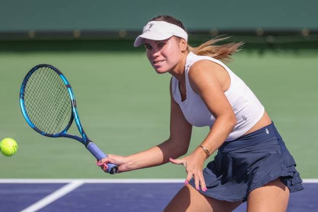 INDIAN WELLS, CA - MARCH 10: Sofia Kenin (USA) hits a volley during the BNP Paribas Open on March 10, 2024 at Indian Wells Tennis Garden in Indian Wells, CA. (Photo by George Walker Icon Sportswire) TENNIS: MAR 10 BNP Paribas Open EDITORIAL USE ONLY Icon240310006