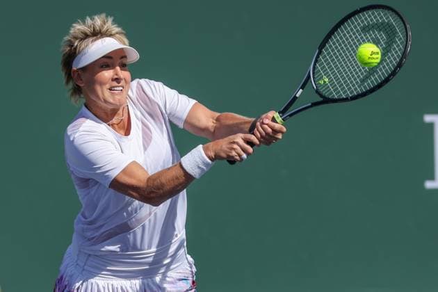 INDIAN WELLS, CA - MARCH 10: Bethanie Mattek-Sands (USA) hits a backhand during the BNP Paribas Open on March 10, 2024 at Indian Wells Tennis Garden in Indian Wells, CA. (Photo by George Walker Icon Sportswire) TENNIS: MAR 10 BNP Paribas Open EDITORIAL USE ONLY Icon240310008