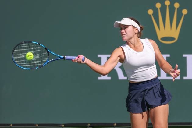 INDIAN WELLS, CA - MARCH 10: Sofia Kenin (USA) hits a forehand during the BNP Paribas Open on March 10, 2024 at Indian Wells Tennis Garden in Indian Wells, CA. (Photo by George Walker Icon Sportswire) TENNIS: MAR 10 BNP Paribas Open EDITORIAL USE ONLY Icon240310011