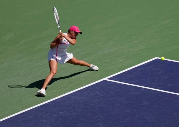 March 10, 2024 Iga Swiatek of Poland returns a shot against Linda Noskova of the Czech Republic during the BNP Paribas Open in Indian Wells, CA. CSM Indian Wells United States of America - ZUMAc04_ 20240310_zma_c04_116 Copyright: xCharlesxBausx