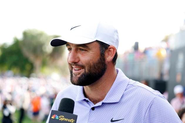 ORLANDO, FL - MARCH 10: PGA, Golf Herren golfer Scottie Scheffler does a tv interview after winning the Arnold Palmer Invitational presented by MasterCard at the Arnold Palmer s Bay Hill Club & Lodge on March 10, 2024, in Orlando, Florida. (Photo by Brian Spurlock Icon Sportswire) GOLF: MAR 10 PGA Arnold Palmer Invitational presented by Mastercard EDITORIAL USE ONLY Icon24031072