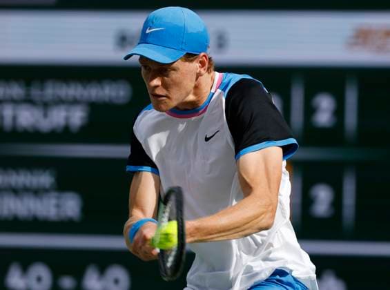 March 10, 2024 Jannik Sinner of Italy returns a shot against Jan-Lennard Struff of Germany during the BNP Paribas Open in Indian Wells, CA. CSM Indian Wells United States of America - ZUMAc04_ 20240310_zma_c04_248 Copyright: xCharlesxBausx