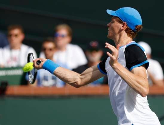 March 10, 2024 Jannik Sinner of Italy returns a shot against Jan-Lennard Struff of Germany during the BNP Paribas Open in Indian Wells, CA. CSM Indian Wells United States of America - ZUMAc04_ 20240310_zma_c04_259 Copyright: xCharlesxBausx