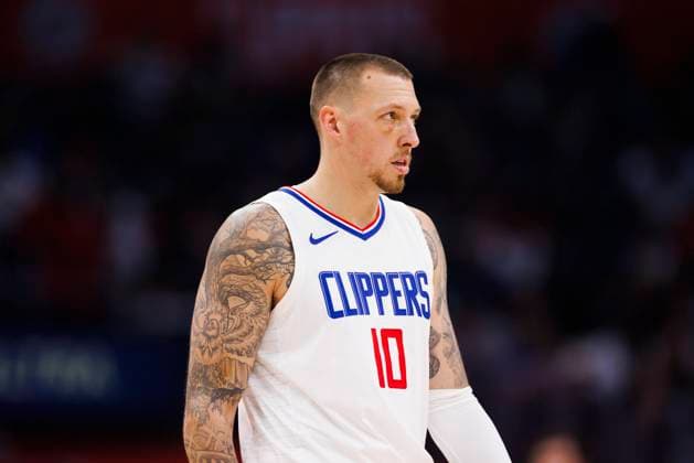 LOS ANGELES, CA - MARCH 10: LA Clippers center Daniel Theis (10) during an NBA, Basketball Herren, USA basketball game against the Milwaukee Bucks on March 10, 2024 at Crypto.com Arena in Los Angeles, CA. (Photo by Ric Tapia Icon Sportswire) NBA: MAR 10 Bucks at Clippers EDITORIAL USE ONLY Icon269240310059