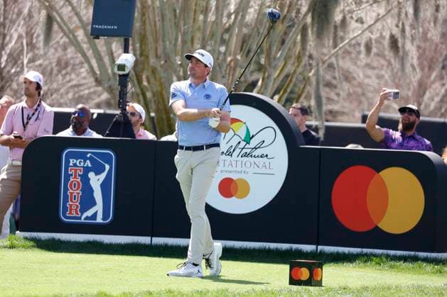 ORLANDO, FL - MARCH 10: PGA, Golf Herren golfer Keegan Bradley hits his tee shot on the 10th hole during the Arnold Palmer Invitational presented by MasterCard at the Arnold Palmer s Bay Hill Club & Lodge on March 10, 2024, in Orlando, Florida. (Photo by Brian Spurlock Icon Sportswire) GOLF: MAR 10 PGA Arnold Palmer Invitational presented by Mastercard EDITORIAL USE ONLY Icon240310119