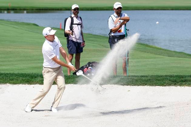 ORLANDO, FL - MARCH 10: PGA, Golf Herren golfer Russell Henley hits a sand shot on the 6th hole during the Arnold Palmer Invitational presented by MasterCard at the Arnold Palmer s Bay Hill Club & Lodge on March 10, 2024, in Orlando, Florida. (Photo by Brian Spurlock Icon Sportswire) GOLF: MAR 10 PGA Arnold Palmer Invitational presented by Mastercard EDITORIAL USE ONLY Icon240310151