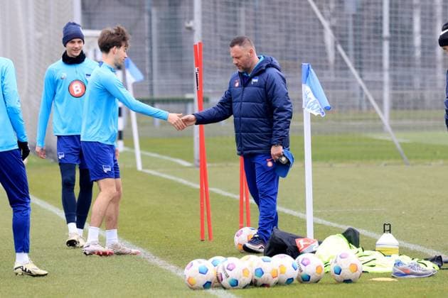 DEU, DFL, 2 FBL Hertha BSC, Training, 11 03 2024, Sportforum, Berlin, DEU, DFL, 2 FBL Hertha BSC, Training, im Bild Cheftrainer Pal Dardai Hertha BSC Berlin , Tim Hoffmann Hertha BSC Berlin 46 DFL regulations prohibit any use of Photographs as image sequences and or quasi video Foto Juergen Engler nordphoto GmbH nordphotoxGmbHx xEngler nph00076