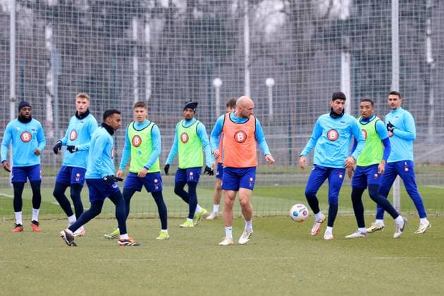 DEU, DFL, 2 FBL Hertha BSC, Training, 11 03 2024, Sportforum, Berlin, DEU, DFL, 2 FBL Hertha BSC, Training, im Bild Toni Leistner Hertha BSC Berlin 37 , Andreas Bouchalakis Hertha BSC Berlin 5 , bBilal Hussein Hertha BSC Berlin 8 Hertha Spielerkreis DFL regulations prohibit any use of Photographs as image sequences and or quasi video Foto Juergen Engler nordphoto GmbH nordphotoxGmbHx xEngler nph00076