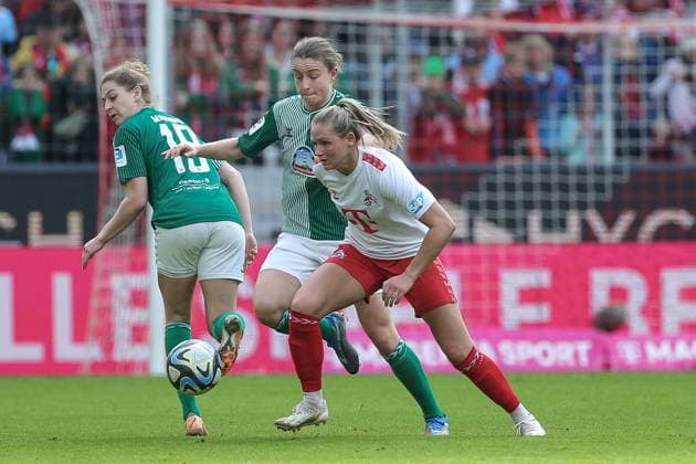 from left Saskia Matheis SV Werder Bremen, 19 , Michelle Ulbrich SV Werder Bremen, 5 and Marleen Schimmer 1 FC Köln, 23 in duel, duel, dynamic, action, action, game scene, THE DFB GUIDELINES PROHIBIT ANY USE OF PHOTOGRAPHS AS IMAGE SEQUENCES AND OR QUASI VIDEO DFB REGULATIONS PROHIBIT ANY USE OF PHOTOGRAPHS AS IMAGE SEQUENCES AND OR QUASI VIDEO , 10 03 2024, Cologne Germany , Football, Google Pixel Women Bundesliga, 1 FC Köln SV Werder Bremen xobx