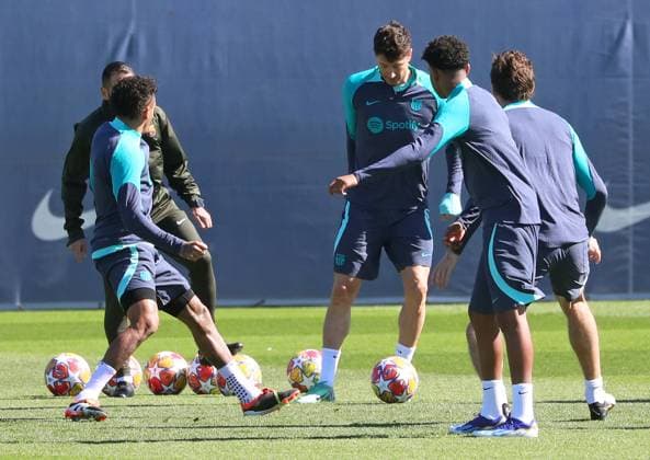 FC Barcelona, Barca Training Session And press conference, PK, Pressekonferenz - UEFA Champions League 2023 24 Robert Lewandowski is participating in the training session before the UEFA Champions League match against SSC Napoli in Barcelona, Spain, on March 11, 2024. Barcelona Barcelona Spain  Copyright: xUrbanandsportx originalFilename:urbanandsport-fcbarcel240311_npb5m.jpg