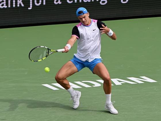INDIAN WELLS, CA - MARCH 11: Holger Rune (DEN) returns the ball during an ATP, Tennis Herren tennis match played on March 11, 2024 during the BNP Paribas Open played at the Indian Wells Tennis Garden in Indian Wells, CA. (Photo by John Cordes Icon Sportswire) TENNIS: MAR 11 BNP Paribas Open EDITORIAL USE ONLY Icon506240311005