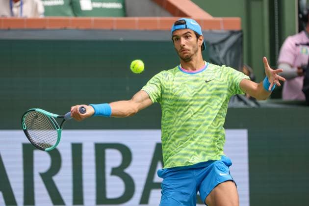 INDIAN WELLS, CA - MARCH 11: Lorenzo Musetti (ITA) hits a forehand during the BNP Paribas Open on March 11, 2024 at Indian Wells Tennis Garden in Indian Wells, CA. (Photo by George Walker Icon Sportswire) TENNIS: MAR 11 BNP Paribas Open EDITORIAL USE ONLY Icon240311026