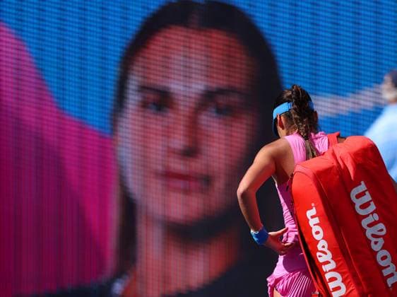 Emma Raducanu of Great Britain leaves court following her loss BNP Paribas Open, Tennis, Day 6, Indian Wells Tennis Garden, California, USA - 11 Mar 2024  Copyright: xEllaxLing Shutterstockx 14381616bn
