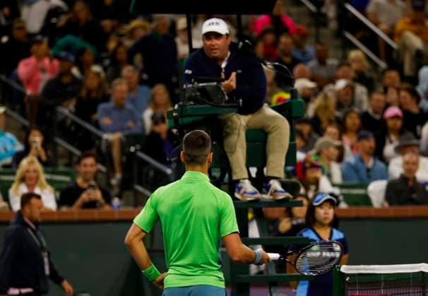 March 11, 2024 Novak Djokovic of Serbia talks to the umpire against Luca Nardi of Italy during the BNP Paribas Open in Indian Wells, CA. CSM Indian Wells United States of America - ZUMAc04_ 20240311_zma_c04_313 Copyright: xCharlesxBausx