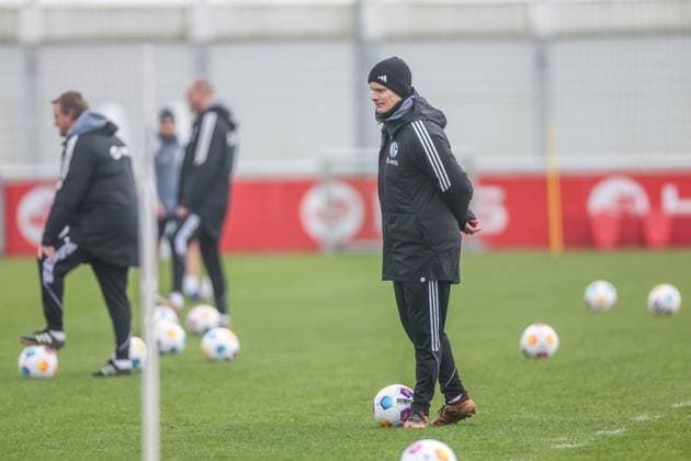 12 03 2024, Football, Season 2023 2024, 2 Bundesliga, Training FC Schalke 04, Head coach Karel Geraerts FC Schalke 04 Gelsenkirchen Veltins Arena NRW Germany xRHR PHOTO TRx Copyright: TimxRehbein RHR-FOTOx RHR-FOTO TR