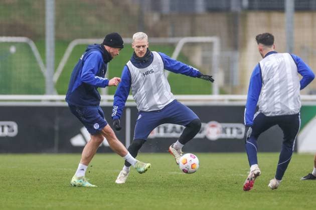 12 03 2024, Football, Season 2023 2024, 2 Bundesliga, Training FC Schalke 04, f l Simon Terodde FC Schalke 04 , Timo Baumgartl FC Schalke 04 Gelsenkirchen Veltins Arena NRW Germany xRHR PHOTO TRx Copyright: TimxRehbein RHR-FOTOx RHR-FOTO TR