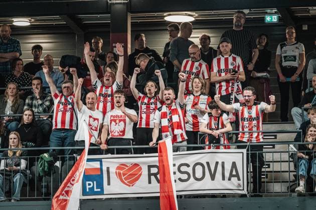 Volleyball Men Season 2023 2024 CEV Volleyball Cup 2024 Final SVG Lüneburg GER vs Asseco Resovia Rzeszow POL 12 03 2024 The fans of Asseco Resovia Rzeszow cheer Lüneburg LKH Arena Niedersachsen Germany