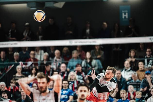 Volleyball Men Season 2023 2024 CEV Volleyball Cup 2024 Final SVG Lüneburg GER vs Asseco Resovia Rzeszow POL 12 03 2024 Jakub Bucki 5, Asseco Resovia Rzeszow serving Lüneburg LKH Arena Niedersachsen Germany