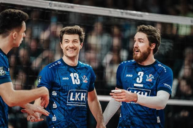 Volleyball Men Season 2023 2024 CEV Volleyball Cup 2024 Final SVG Lüneburg GER vs Asseco Resovia Rzeszow POL 12 03 2024 f l Matthew Lambert Knigge 13, SVG Lüneburg smiling, next to him Jesse William Elser 3, SVG Lüneburg Lüneburg LKH Arena Niedersachsen Germany