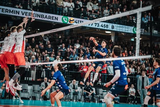 Volleyball Men Season 2023 2024 CEV Volleyball Cup 2024 Final SVG Lüneburg GER vs Asseco Resovia Rzeszow POL 12 03 2024 Xander Wolf Wassenaar Ketrzynski 11, SVG Lüneburg at the attack Lüneburg LKH Arena Niedersachsen Germany
