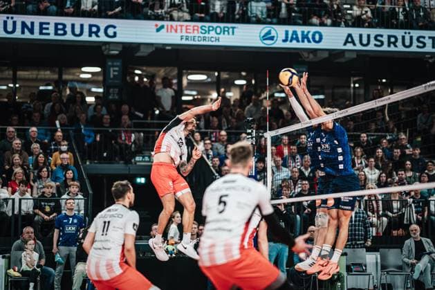 Volleyball Men Season 2023 2024 CEV Volleyball Cup 2024 Final SVG Lüneburg GER vs Asseco Resovia Rzeszow POL 12 03 2024 Torey TJ Defalco 59, Asseco Resovia Rzeszow at the attack Lüneburg LKH Arena Niedersachsen Germany
