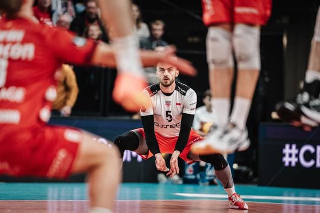 Volleyball Men Season 2023 2024 CEV Volleyball Cup 2024 Final SVG Lüneburg GER vs Asseco Resovia Rzeszow POL 12 03 2024 Jakub Bucki 5, Asseco Resovia Rzeszow waiting for the ball Lüneburg LKH Arena Niedersachsen Germany