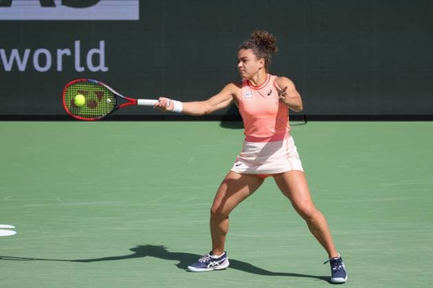 INDIAN WELLS, CA - MARCH 12: Jasmine Paolini (ITA) hits a forehand during the BNP Paribas Open on March 12, 2024 at Indian Wells Tennis Garden in Indian Wells, CA. (Photo by George Walker Icon Sportswire) TENNIS: MAR 12 BNP Paribas Open EDITORIAL USE ONLY Icon240312006