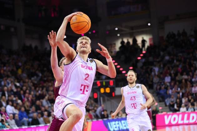 Sport Themen der Woche KW11 Sport Bilder des Tages Sam Griesel Telekom Baskets Bonn vs. JDA Bourgogne Dijon , Basketball Champions League BCL Foto: Jörn Wolter *** Sam Griesel Telekom Baskets Bonn vs JDA Bourgogne Dijon , Basketball Champions League BCL Photo Jörn Wolter